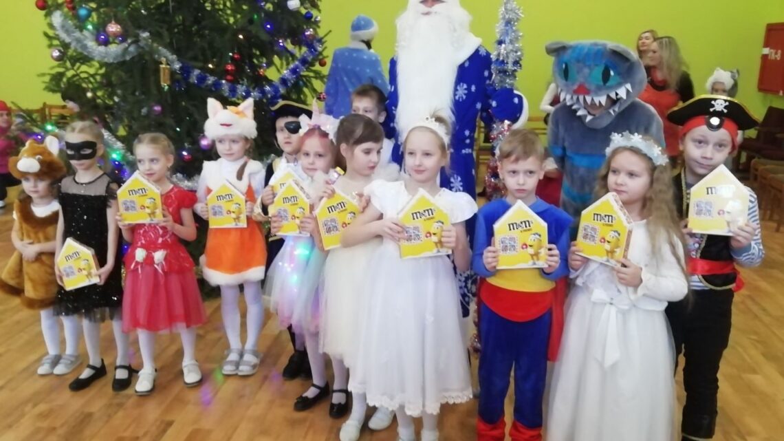 Учащиеся СШ 14 г. Лиды посетили новогоднее представление в Лидском районном центре творчества детей и молодежи. Учащиеся СШ 14 г. Лиды посетили новогоднее представление в Лидском районном центре творчества детей и молодежи.