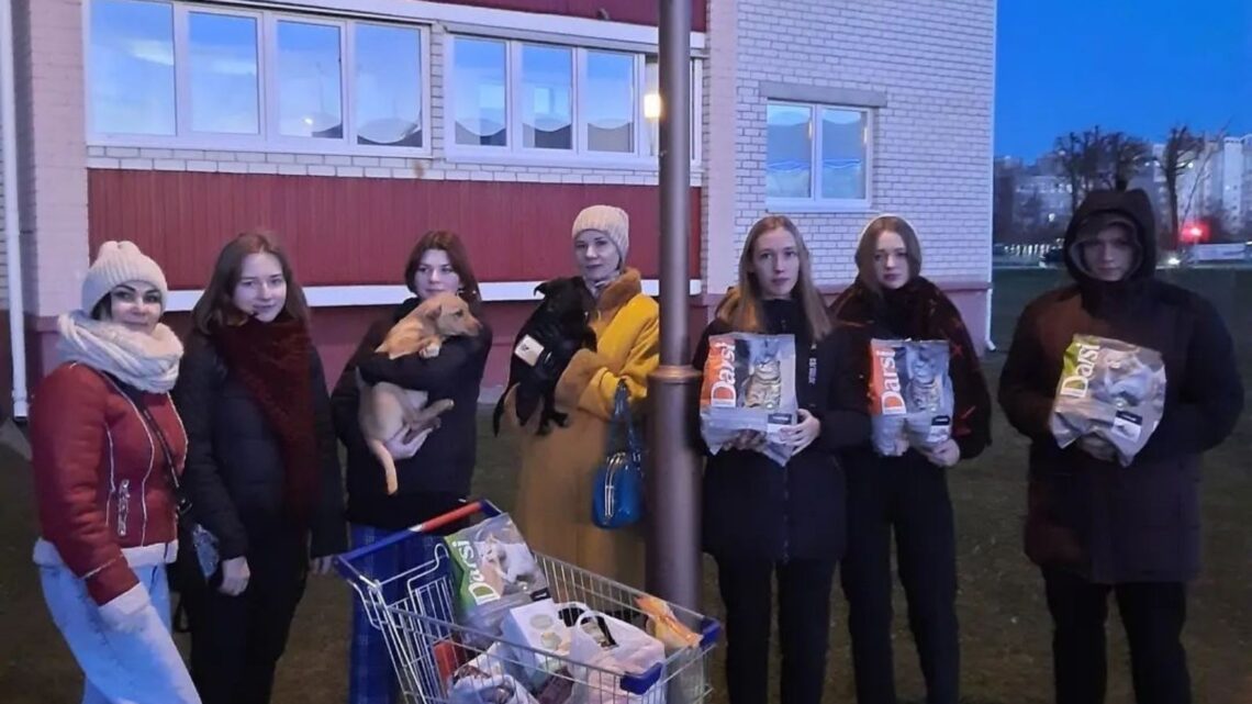В рамках шестого школьного дня учащиеся приняли участие в школьных акциях «Сердце для…»