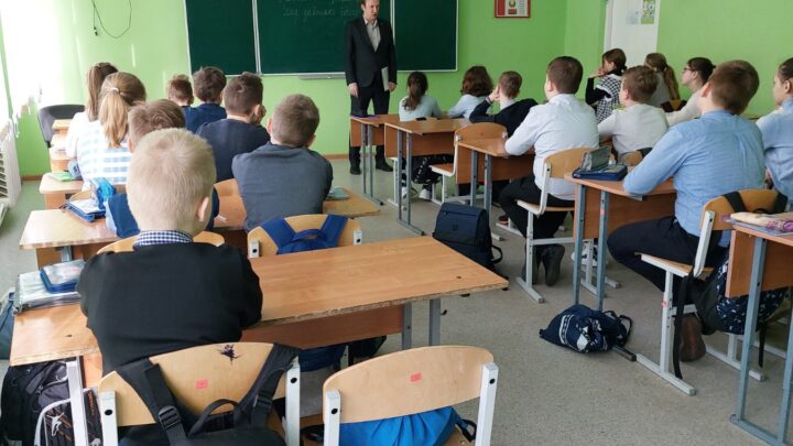 Урок памяти «Нам этот мир завещано беречь»