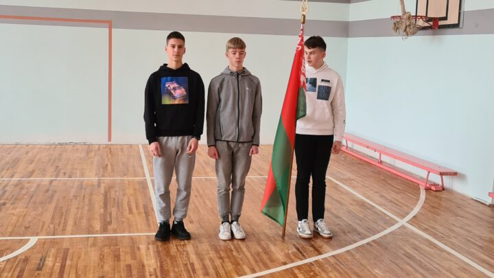 Репетиция торжественного ритуала выноса и вноса Государственного флага Республики Беларусь