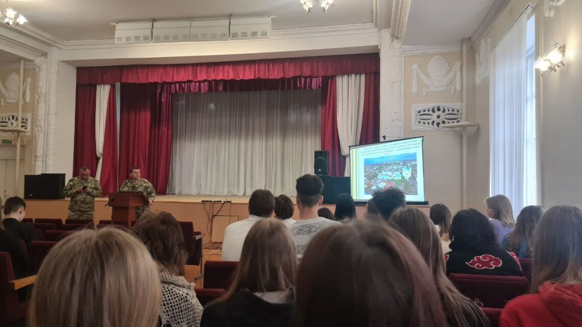 Профориентационная встреча с сотрудниками исправительного уреждения «Тюрьма №1» Профориентационная встреча с сотрудниками исправительного уреждения «Тюрьма №1»