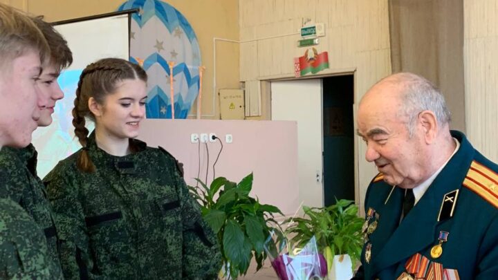 Час общения «Живем, помним и храним» с участием ветерана Вооруженных сил Третьяковым А.П.