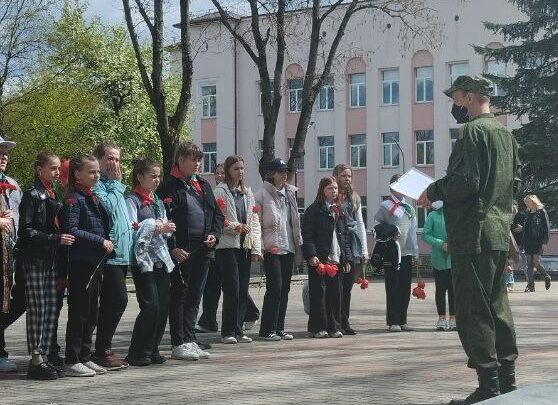 Посещение Братской могилы воинам-освободителям