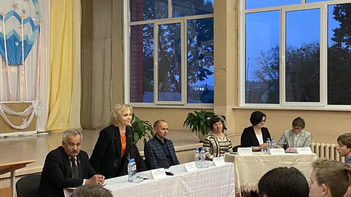 открытый диалог «Родина моя Беларусь в лицах. Семья – начало всех начал» в рамках информационно-образовательного проекта «Школа активного гражданина» открытый диалог «Родина моя Беларусь в лицах. Семья – начало всех начал» в рамках информационно-образовательного проекта «Школа активного гражданина»
