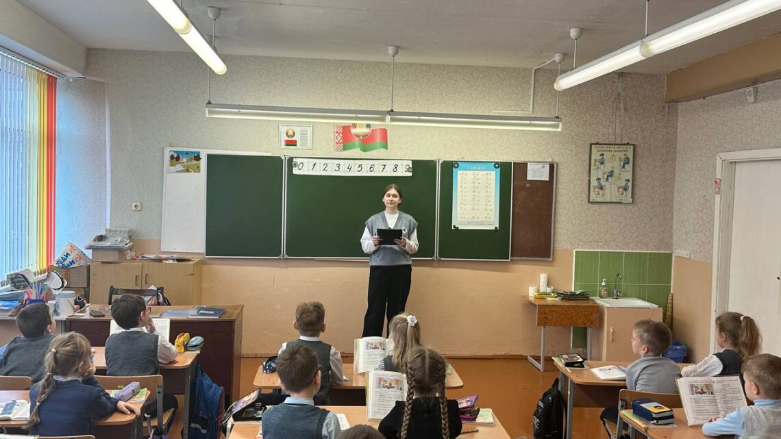 Активисты ОО БРСМ сегодня провели рейд «Энергосбережение- важное умение». В рамках рейда они познакомили младших школьников с основами энергосбережения.