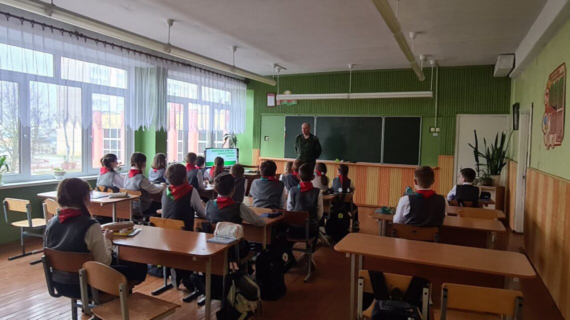 Урок мужества «Внутренние войска — на страже Родины» Урок мужества «Внутренние войска — на страже Родины»