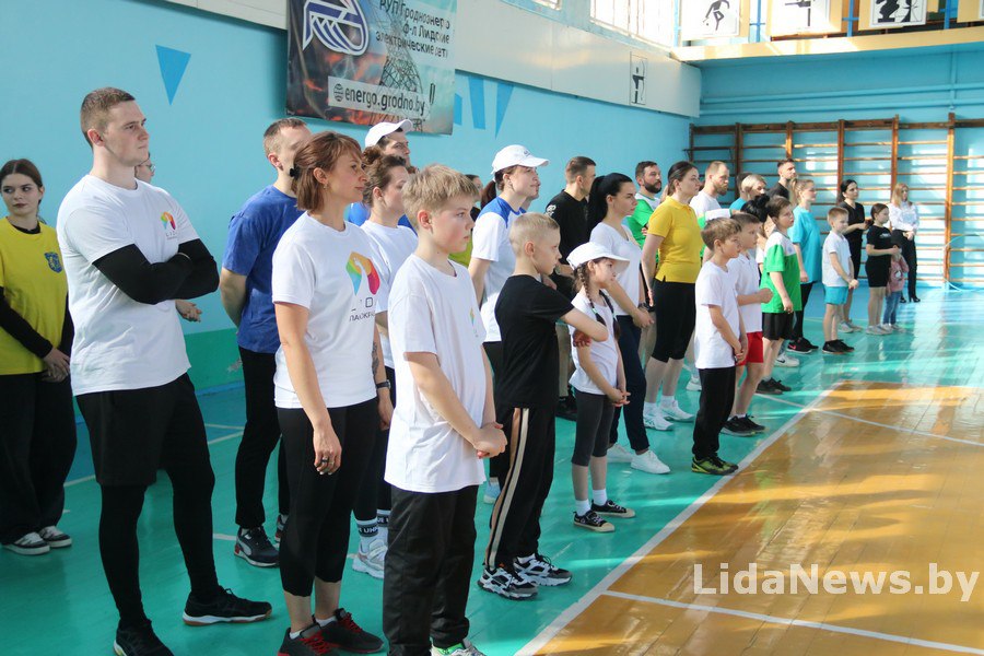 В спорткомплексе «Юность» прошел молодежный спортивный праздник под названием «Спортивный салют» В спорткомплексе «Юность» прошел молодежный спортивный праздник под названием «Спортивный салют»