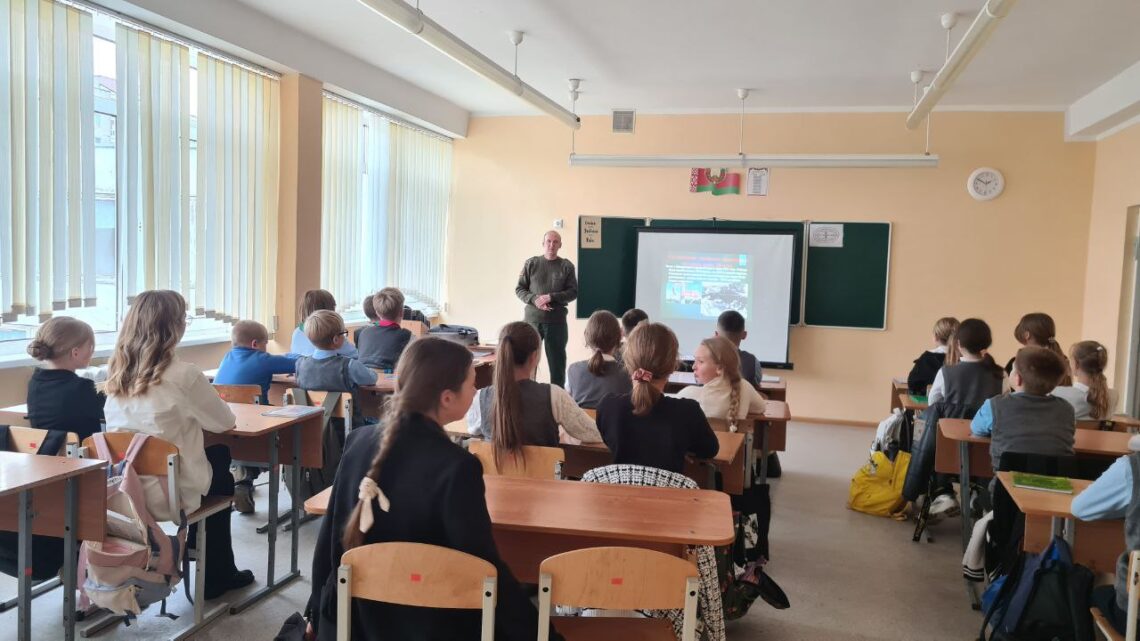 Урок мужества «Танковые войска — основа бороны нашей страны!» Урок мужества «Танковые войска — основа бороны нашей страны!»