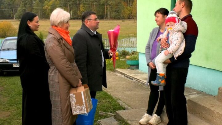 Многодетных родителей Лидского района чествовали представители профсоюзных организаций региона