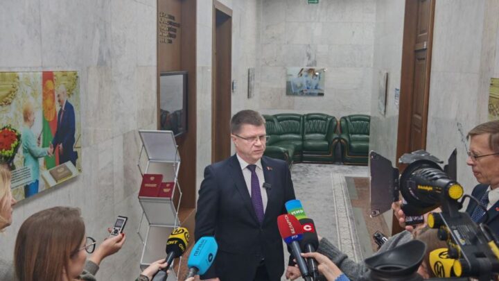ЦИК зарегистрировала инициативную группу по выдвижению Александра Лукашенко кандидатом в Президенты.