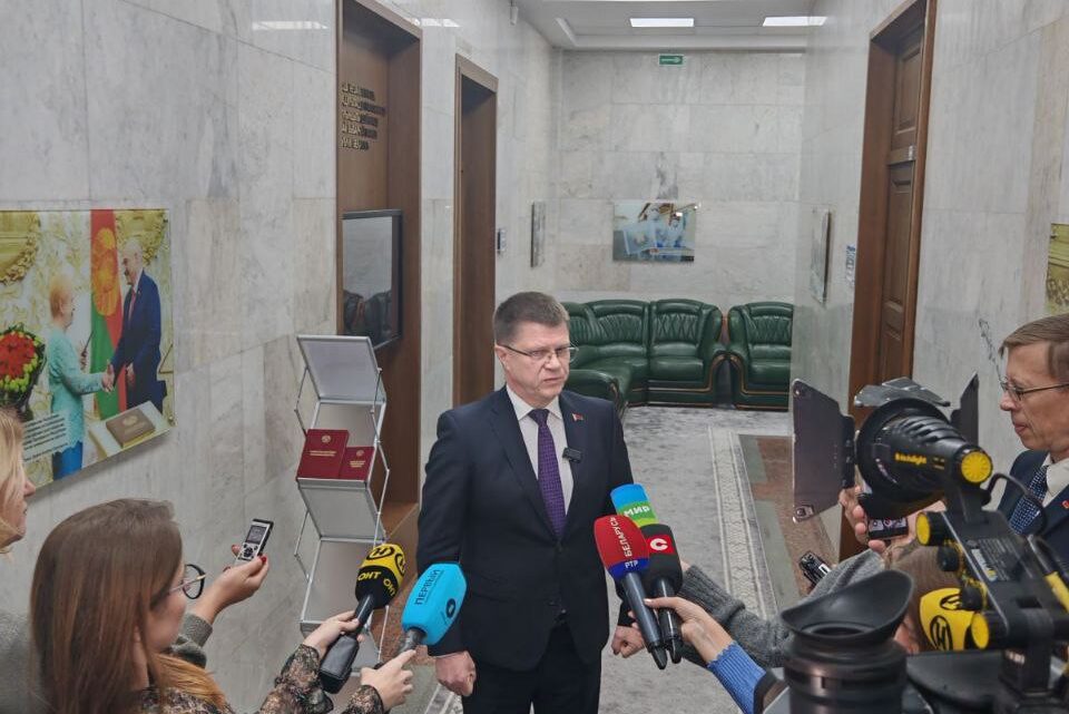 ЦИК зарегистрировала инициативную группу по выдвижению Александра Лукашенко кандидатом в Президенты.
