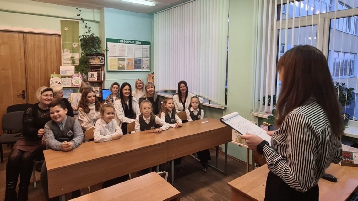 Семейная гостиная «Родители и я — одна прекрасная семья»
