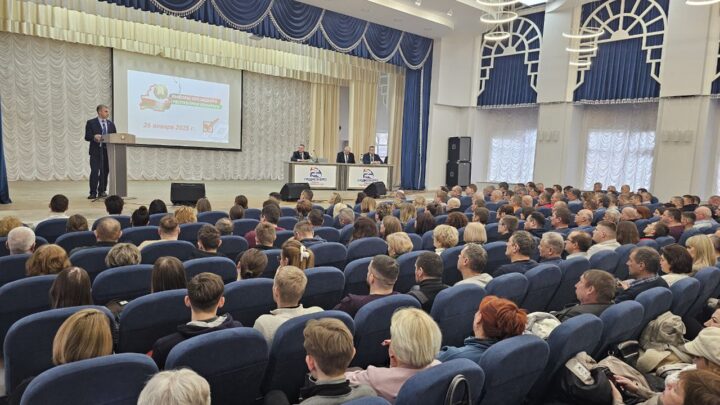 Александр Версоцкий — на встрече по теме предстоящих выборов с работниками Лидских электрических сетей: