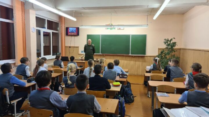 Классный час «Урок Освенцима»