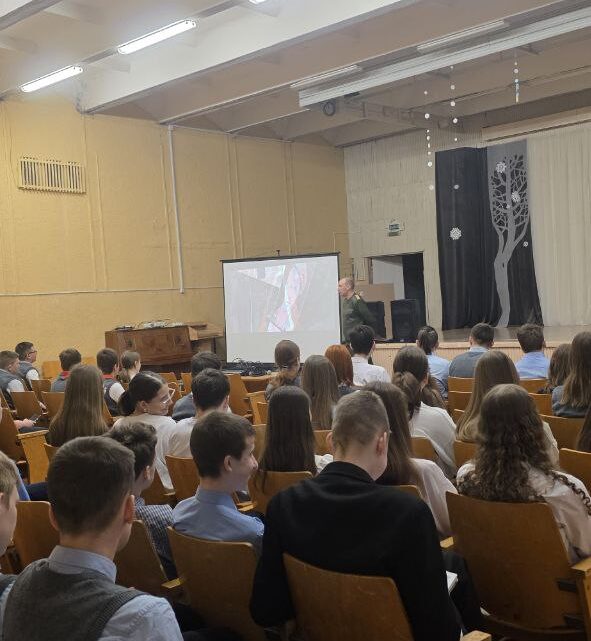Урок мужества, посвященный памяти воинов-интернационалистов «В их судьбе была война» Урок мужества, посвященный памяти воинов-интернационалистов «В их судьбе была война»