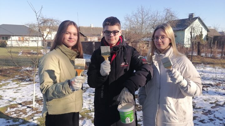Деревья — белить, сад защитить!
