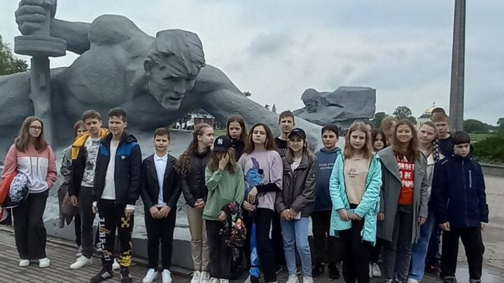 Учащиеся школы отправились на экскурсию в г. Брест