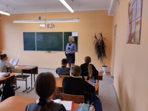 В рамках недели правовых знаний, профилактики вредных зависимостей состоялась встреча учащихся с инспектором ИДН Лидского РОВД Бей С.Г.