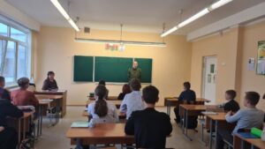 Классный час «Дружим с законом»