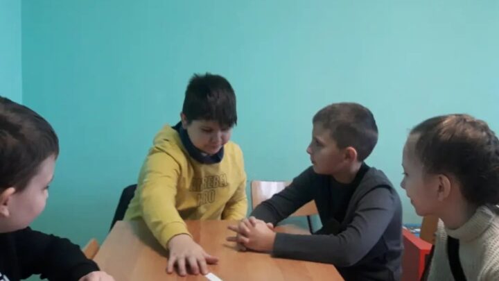 В шестой школьный день 22.10.2022 года учащиеся 4А и 4Б класса СШ 14 г.Лиды принимали участие в игровом занятии-практикуме «Учимся понимать друг друга»
