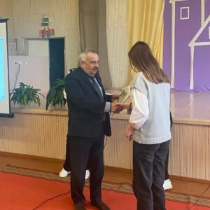 Учащимся достигшим 14 -летнего возраста вручены подарочные издания «Я — гражданин Республики Беларусь».