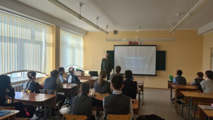 Классный час «Административная и уголовная ответсвенность несовершеннолетних»
