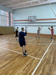Сегодня в рамках правовой недели состоялись товарищеские встречи по игровым видам спорта среди сборных классов.