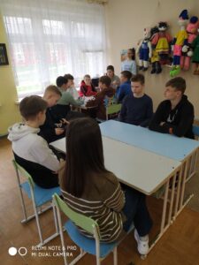 Учащиеся 8А класса приняли участие в районном мероприятия «Моя семья — первые шаги».