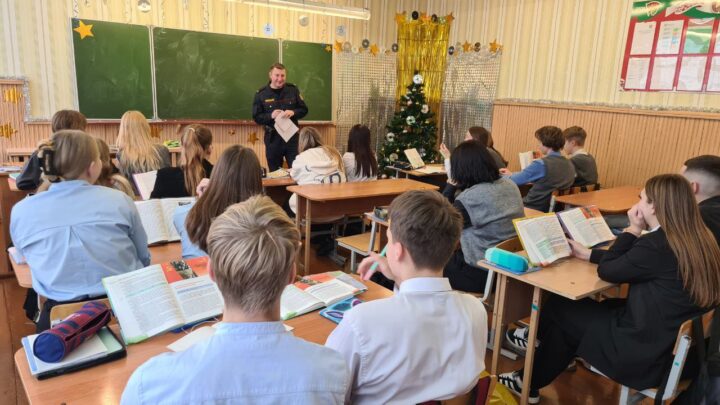 Инспектор ИДН в школе!