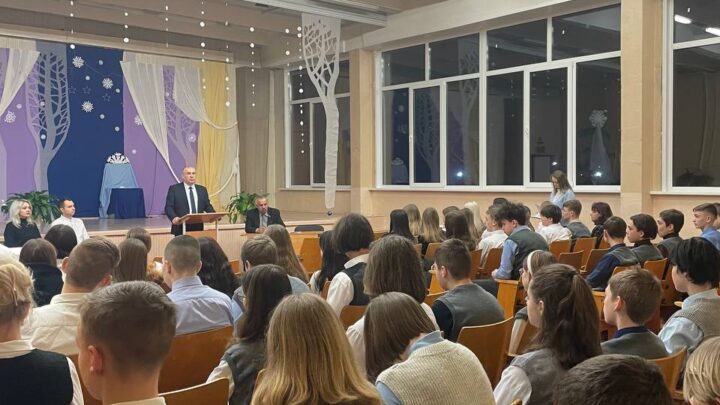 25 января 2024 года в «Средней школе √14 г. Лиды» для учащихся VIII-XI классов прошел информационный час в рамках информационно-образовательного проекта «ШАГ» на тему: «Родина моя Беларусь в лицах