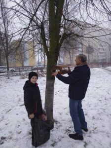 Зима-тяжёлое время года для всех птиц