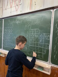 6 классы сегодня поучаствовали в  викторине « Здоровым быть — здорово!»