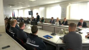 Председатель Лидского райисполкома Александр Версоцкий встретился с трудовым коллективом ОАО «Лакокраска»