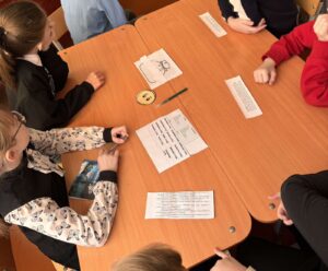 Игра-путешествие «Дружи с финансами» в рамках проекта шестого школьного дня «Будь финансово грамотным. Думай о будущем!»