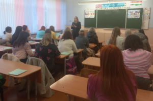 В 4 "В" классе прошло заседание родительского университета на тему "Ребенок и компьютер" с участием педагога-психолога школы Солтыс С.Г. 