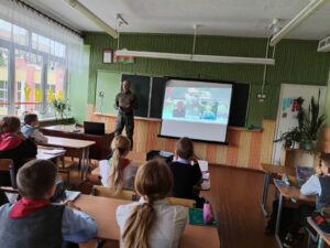 **В нашем учреждении образования состоялся урок памяти в честь героев Беларуси Ничипорчика и Куконенко**